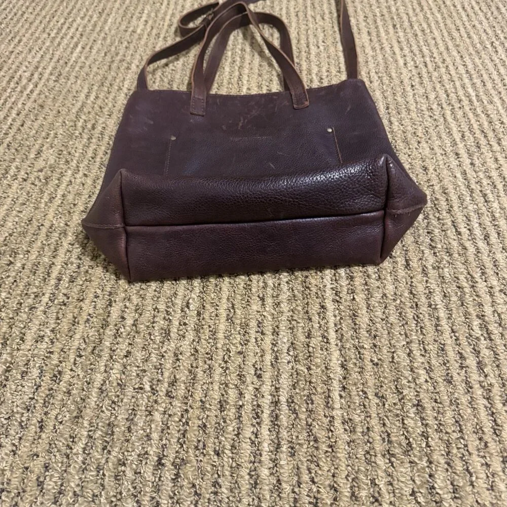 Portland Leather Goods 'Almost Perfect' leather zipper tote bag - Picture 3 of 6